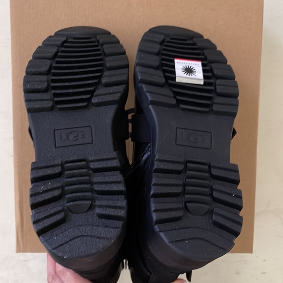 NIB Ugg Noe combat boots black leather buckle motorcycle size 6 - Picture 4 of 6